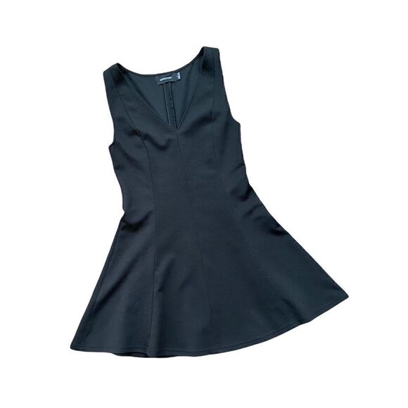 Minkpink Black Textured V-Neck Skater Style Cocktail Dress - Picture 5 of 11